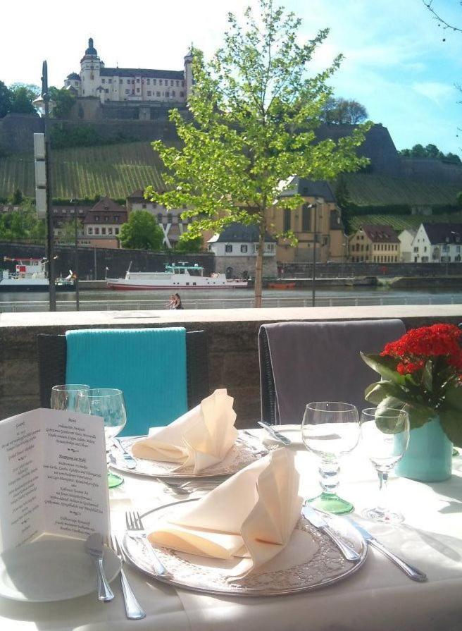 Hotel & Restaurant Walfisch Würzburg Eksteriør billede